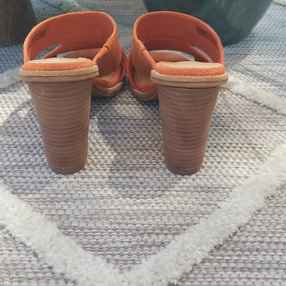 UGG CORAL SLIP ON HEELS - Picture 9 of 12